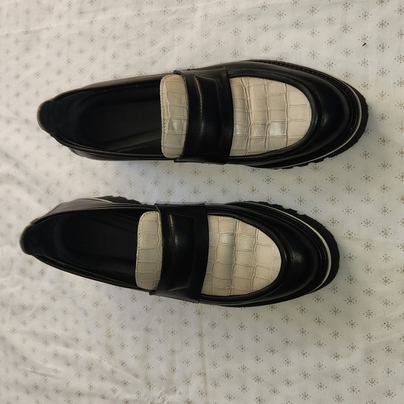 M. Gemi Shoes - M.Gemi ELSA black/off-white croc embossed loafers sz 38/7.5